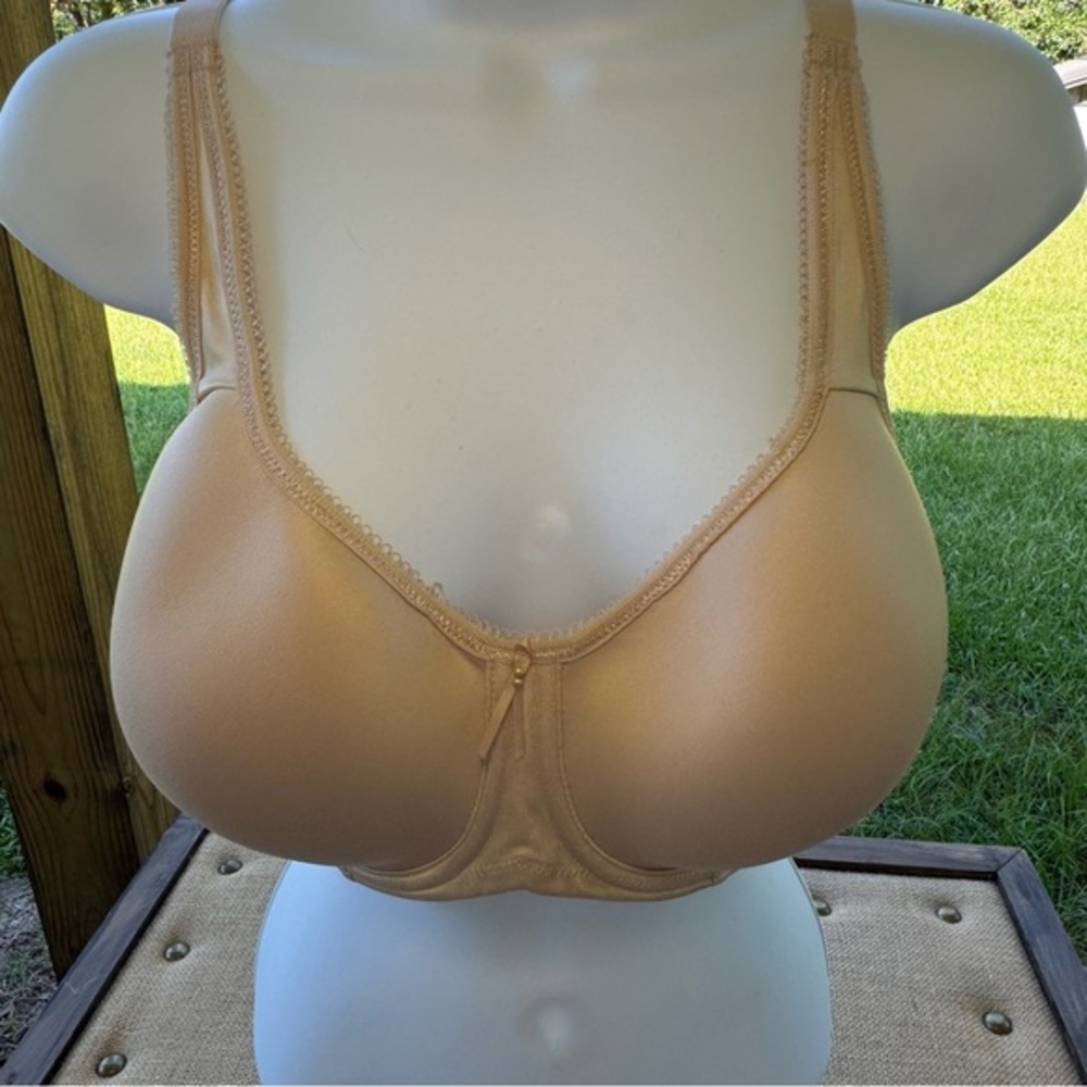 Wacoal Classic Beige Bra 40C